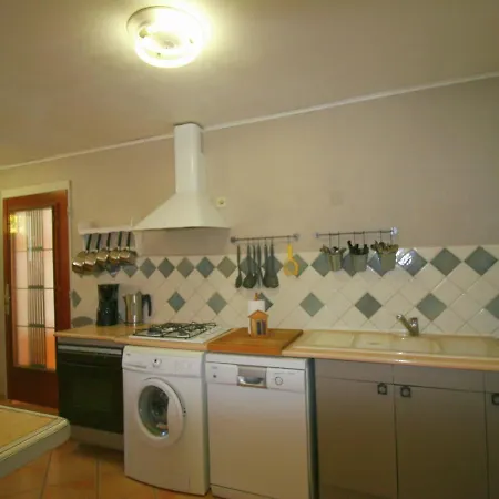Casa vacanze Modern Holiday In With Swimming Pool