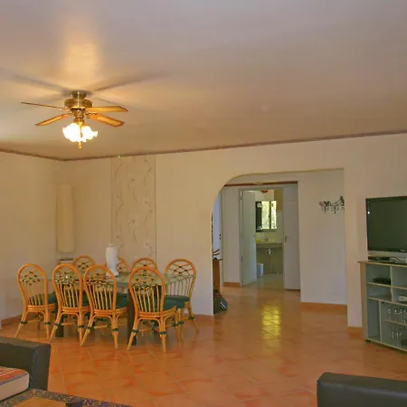 Modern Holiday In With Swimming Pool Casa vacanze *